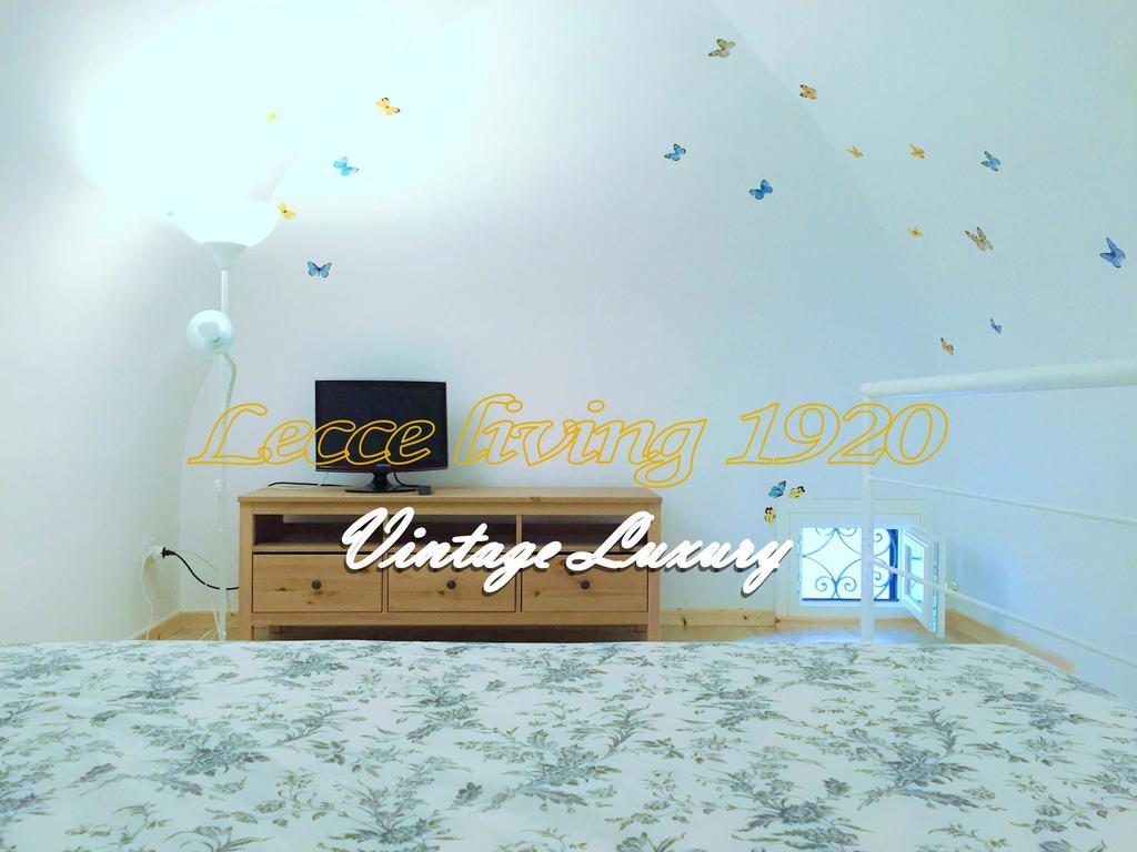 Living 1920 *